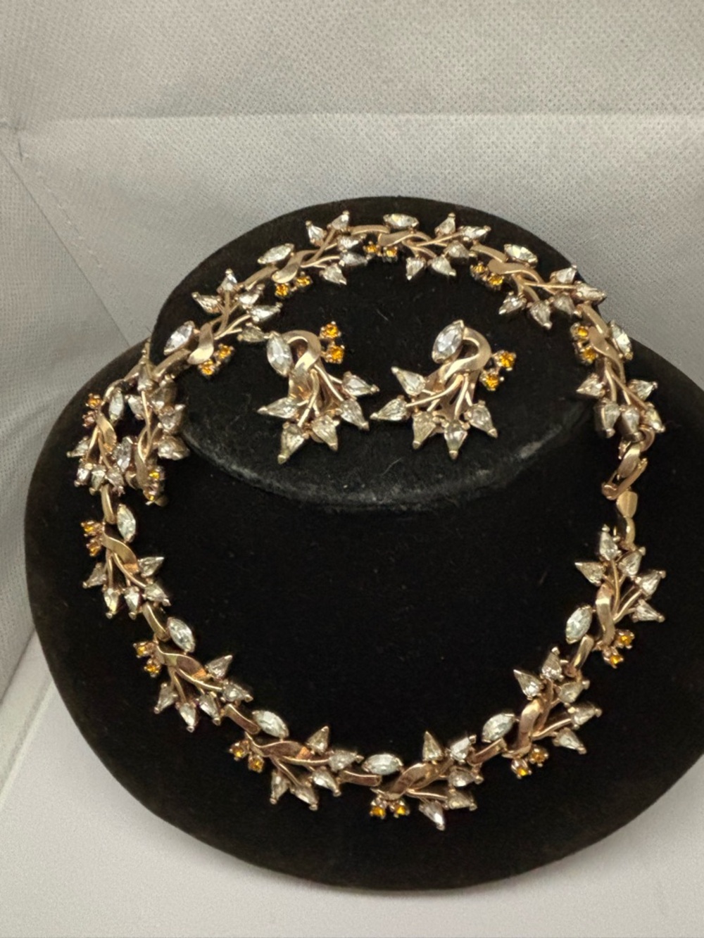 Vintage PENNINO Gold-Tone Floral Crystal Necklace, bracelet and Earring Set